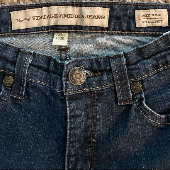 Woman’s Straight Leg Jeans Mid Rise Size 8/28 - Picture 3 of 5